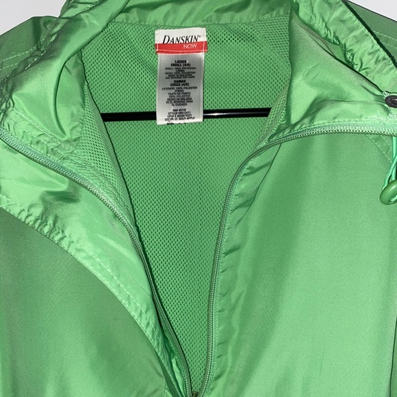 Windbreaker - Picture 4 of 5